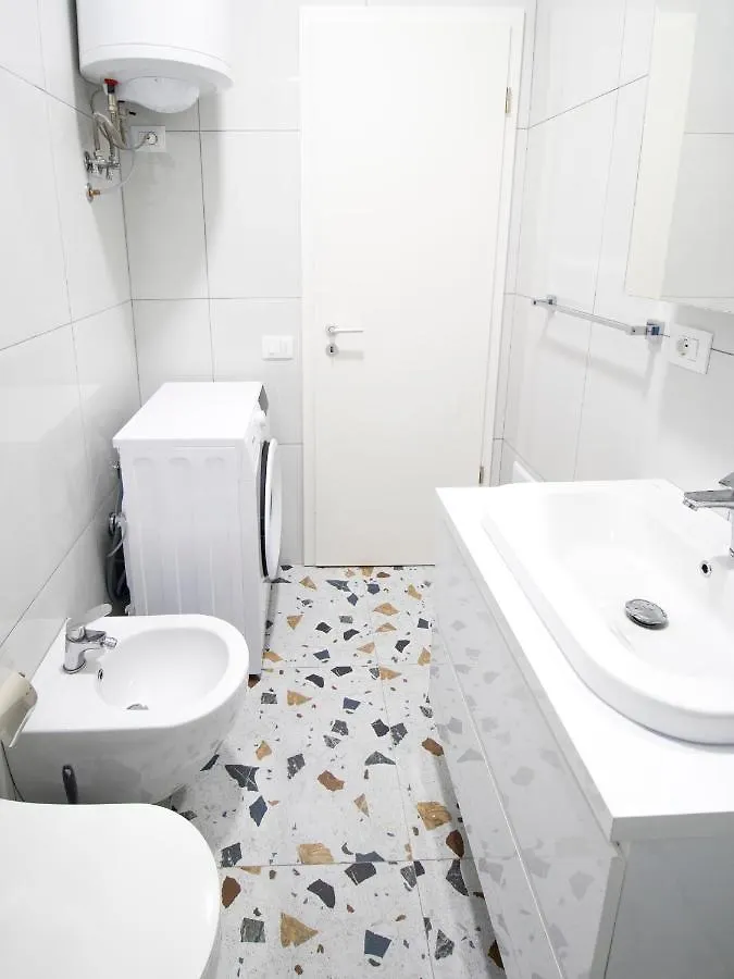 Luxury Apt In Mangalem21 Complex Wifi,Ac 地拉那 阿尔巴尼亚